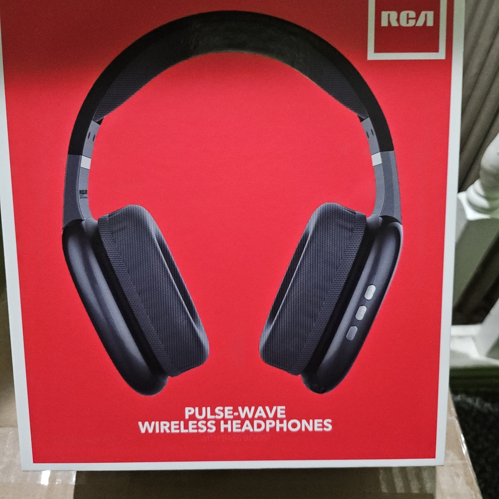 RCA Pulse-Wave Wireless Over-Ear Headphones - Black